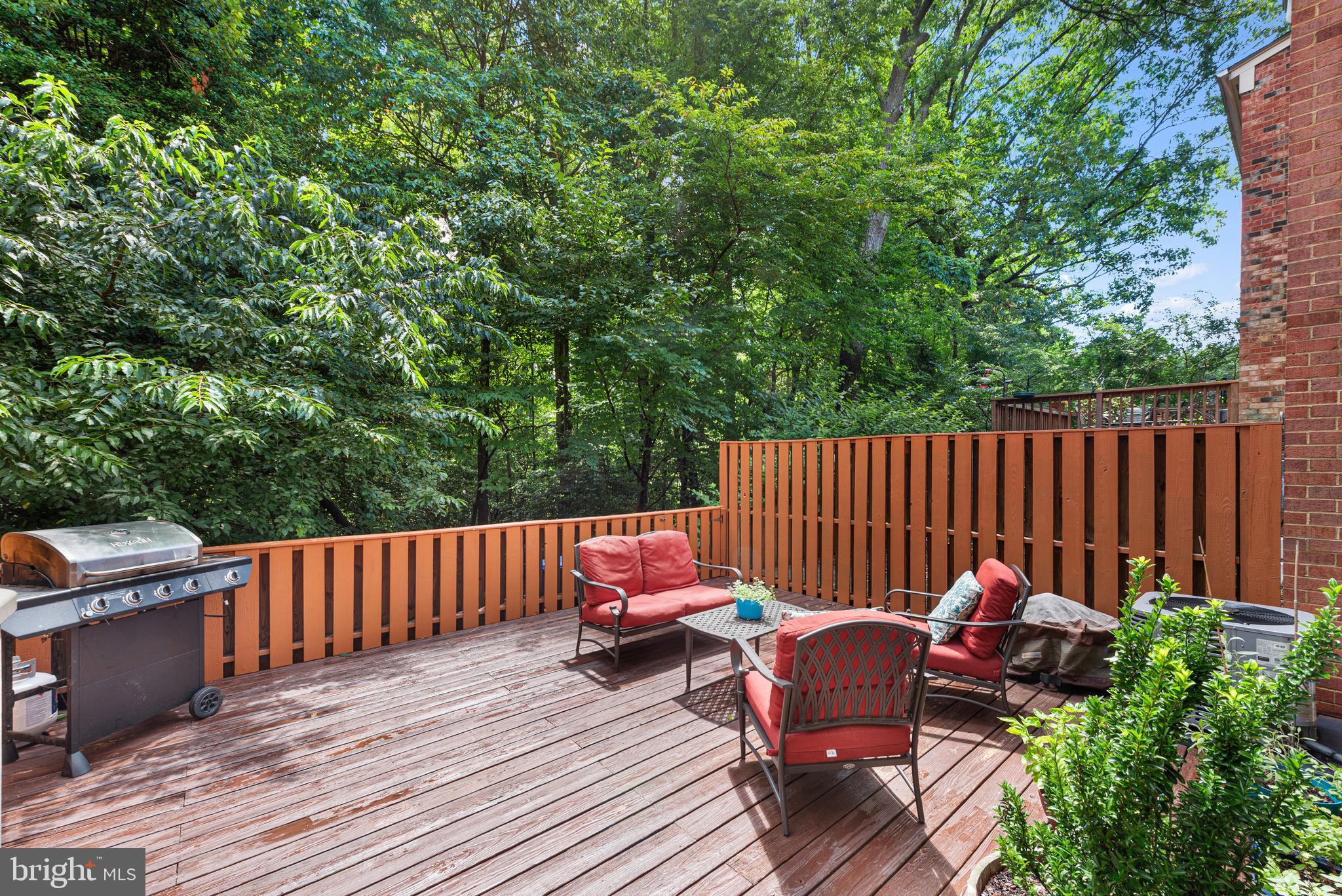 2225 Gunsmith Square Reston, VA 20191 - Photo 28 of 37 Deck and fence