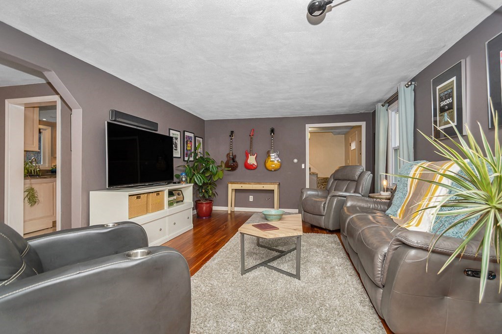 2 Sanford Road Chelmsford, MA 01824 - Photo 9 of 42 Gallery Image 9