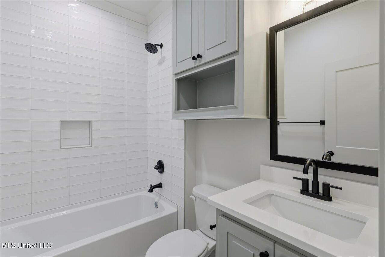 179 Bronson Bend Flowood, MS 39232 - Photo 33 of 39 33-179 Bronson Bend _ Home Tours MS