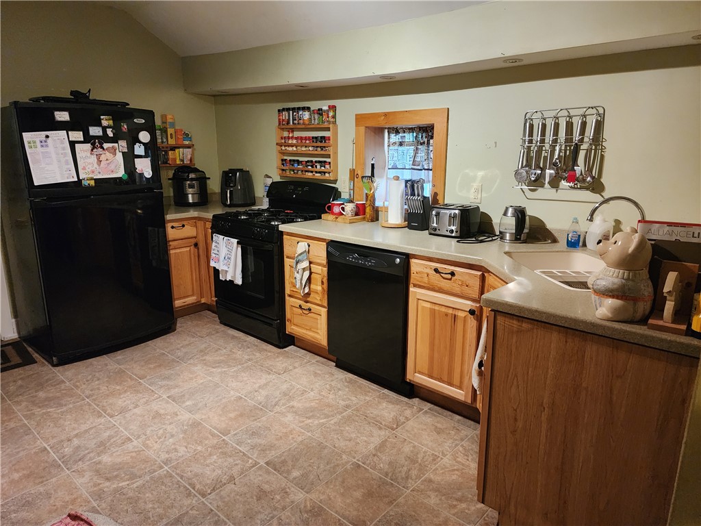 37 Maple Street Auburn, NY 13021 - Photo 15 of 22 Gallery Image 15