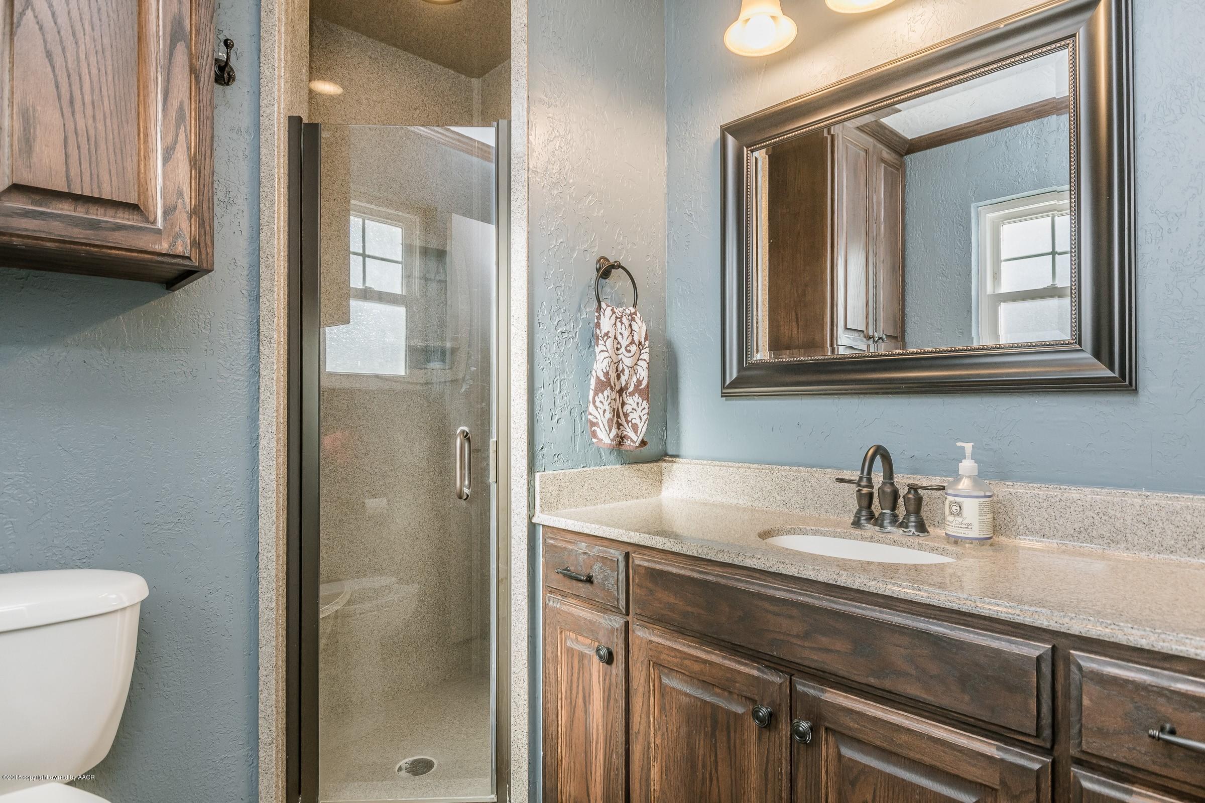 4417 Kingston Road Amarillo, TX 79109 - Photo 16 of 24 016_Master Bathroom