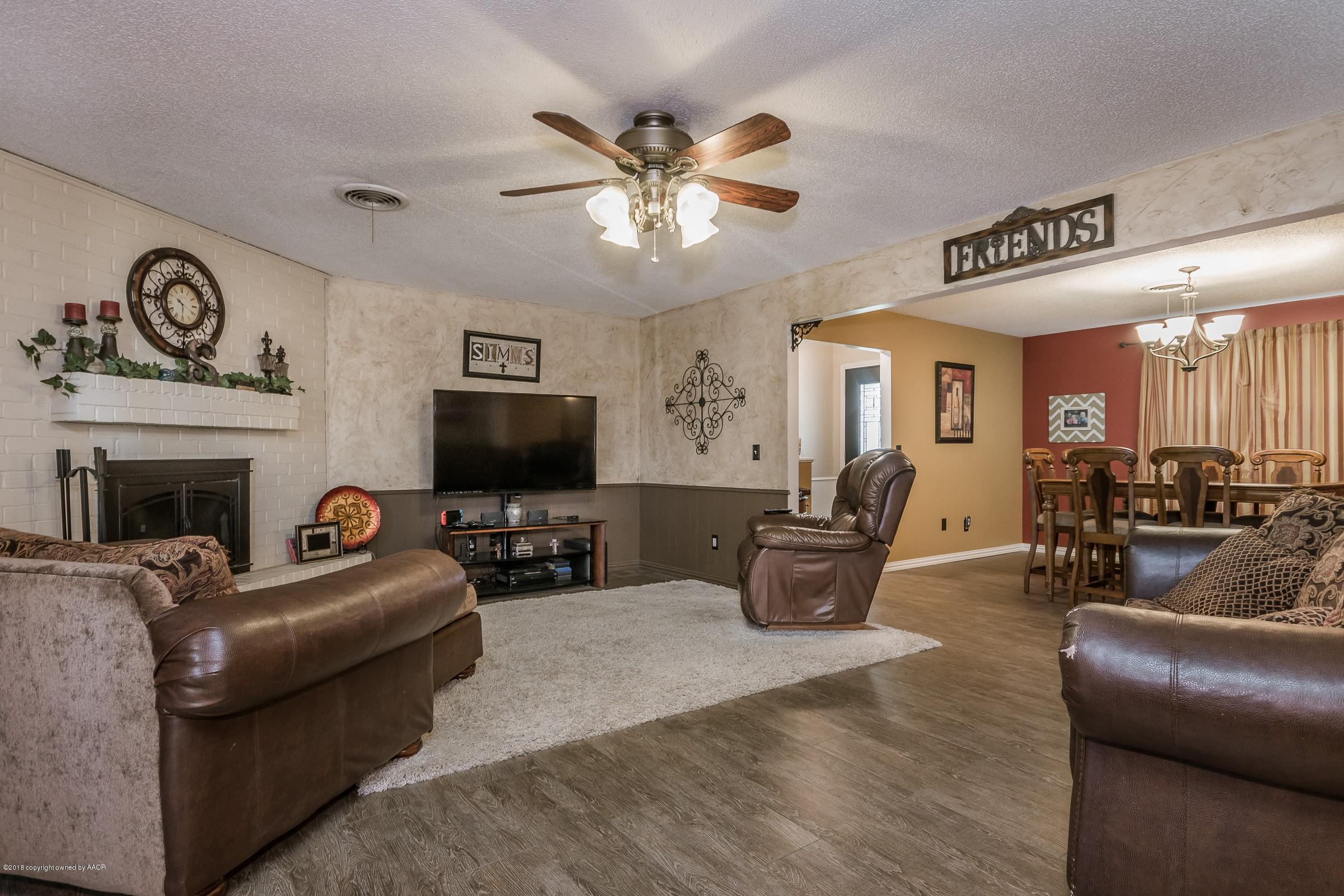 4417 Kingston Road Amarillo, TX 79109 - Photo 5 of 24 005_Living Room