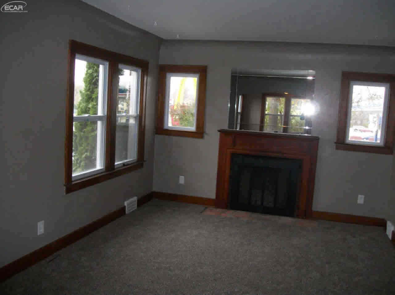5033 Richfield Road Flint, MI 48506 - Photo 3 of 17