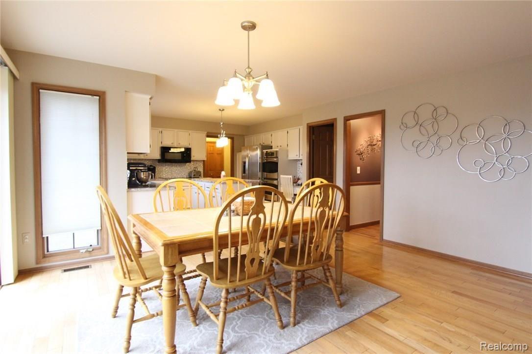 3033 Kilburn Road West Rochester, MI 48306 - Photo 6 of 52 IMG_7780.JPG