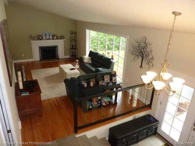4756 Pickering Road Bloomfield Hills, MI 48301 - Photo 4 of 21 Vaulted Ceiling in Living Room