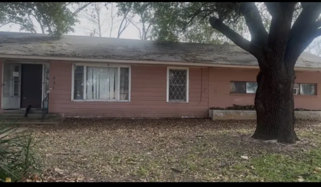 $169,900 | 401 Rose Marie Boulevard, Hearne, TX 77859