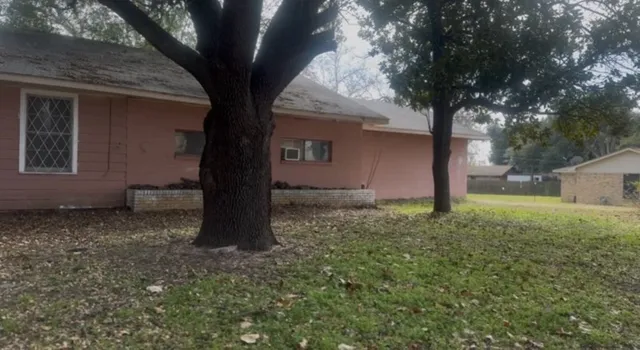 $169,900 | 401 Rose Marie Boulevard, Hearne, TX 77859