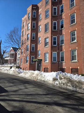 $1,734 | 263 Elm Street, Unit 3L, Holyoke, MA 01040