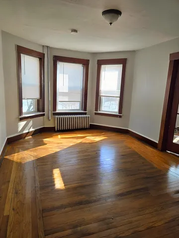 $1,734 | 263 Elm Street, Unit 3L, Holyoke, MA 01040