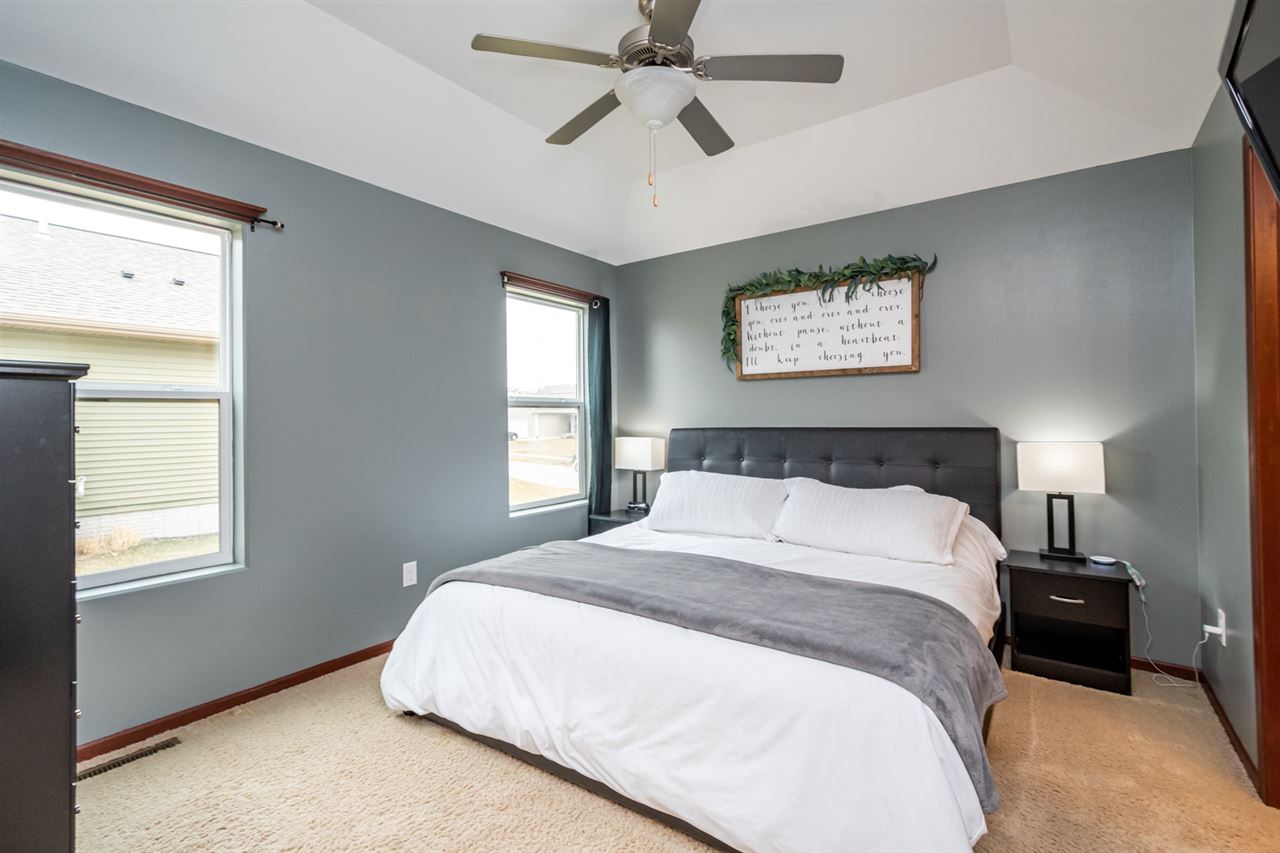 5806 Ruhd Street Southwest Cedar Rapids, IA 52404 - Photo 9 of 20 Gallery Image 9