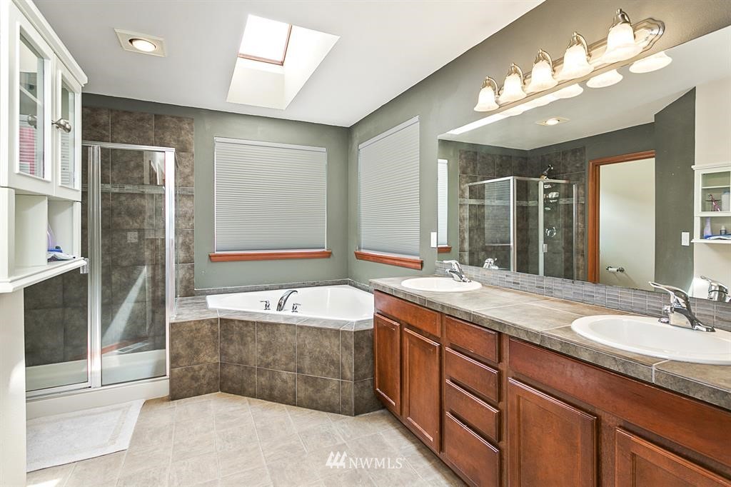 14724 45th Avenue Southeast Bothell, WA 98012 - Photo 15 of 25