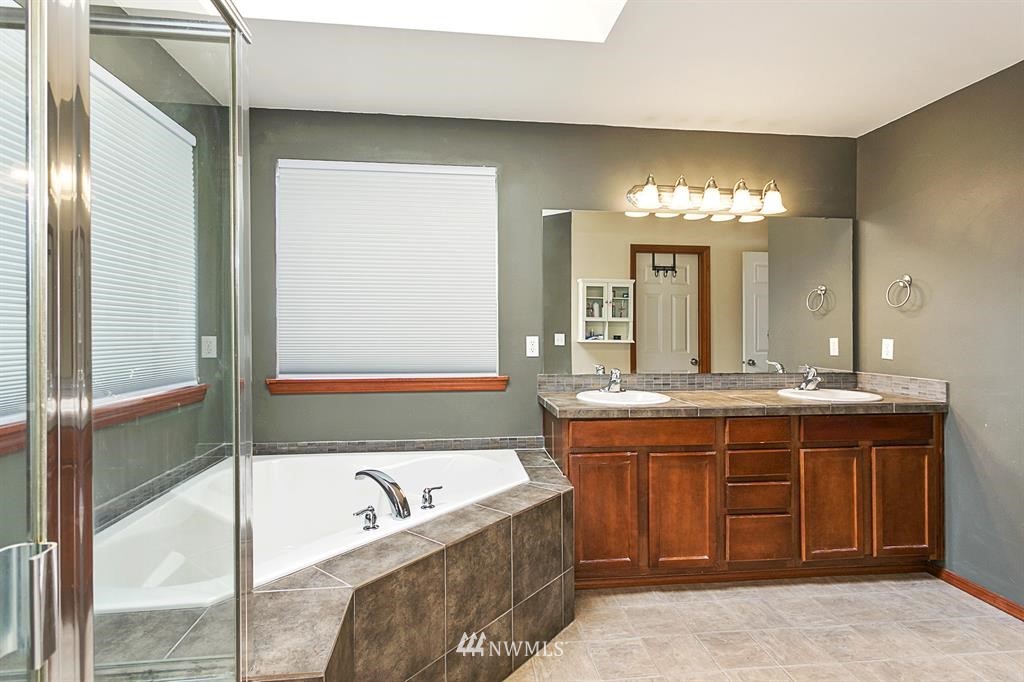 14724 45th Avenue Southeast Bothell, WA 98012 - Photo 16 of 25