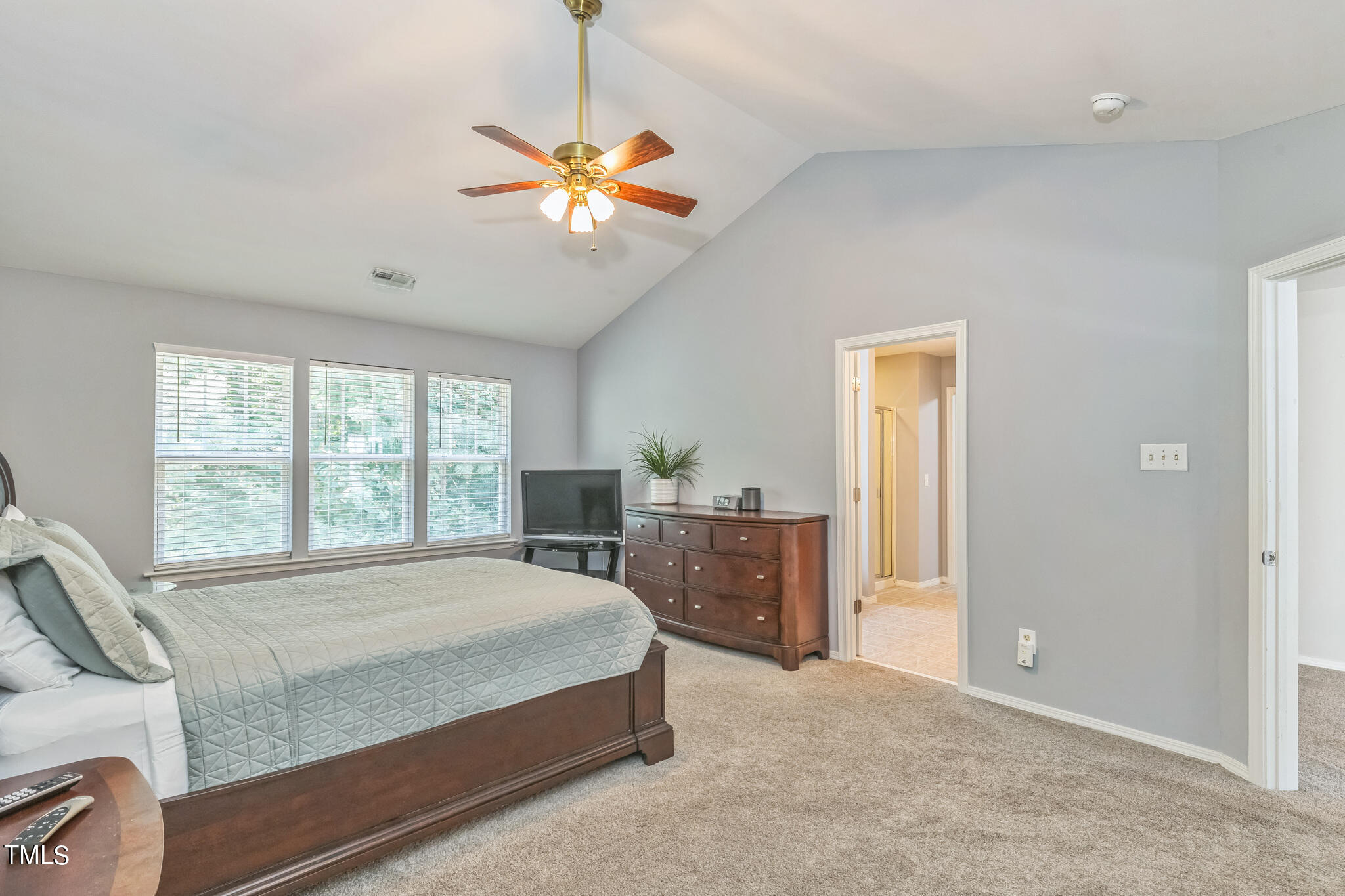 8409 Header Stone Drive Raleigh, NC 27613 - Photo 12 of 33 8409_Header_Stone_Dr_Raleigh_NC_27613_US