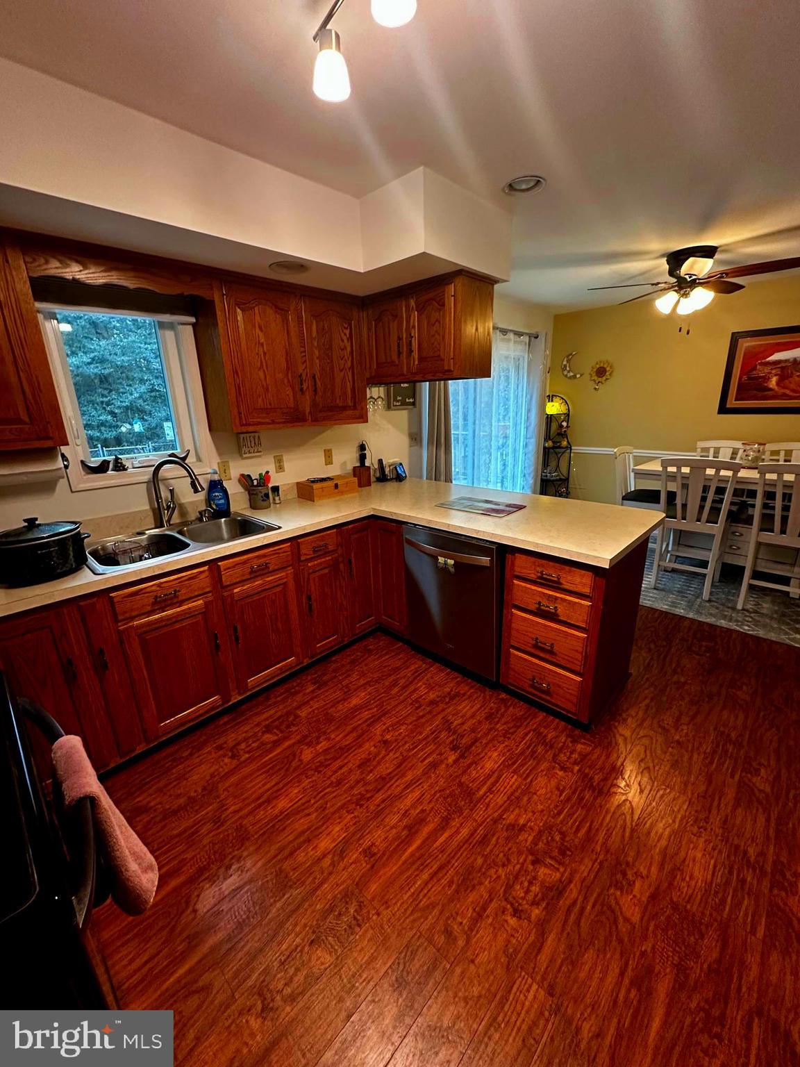 10958 Pit Road Seaford, DE 19973 - Photo 11 of 39 Kitchen / Dinning Area