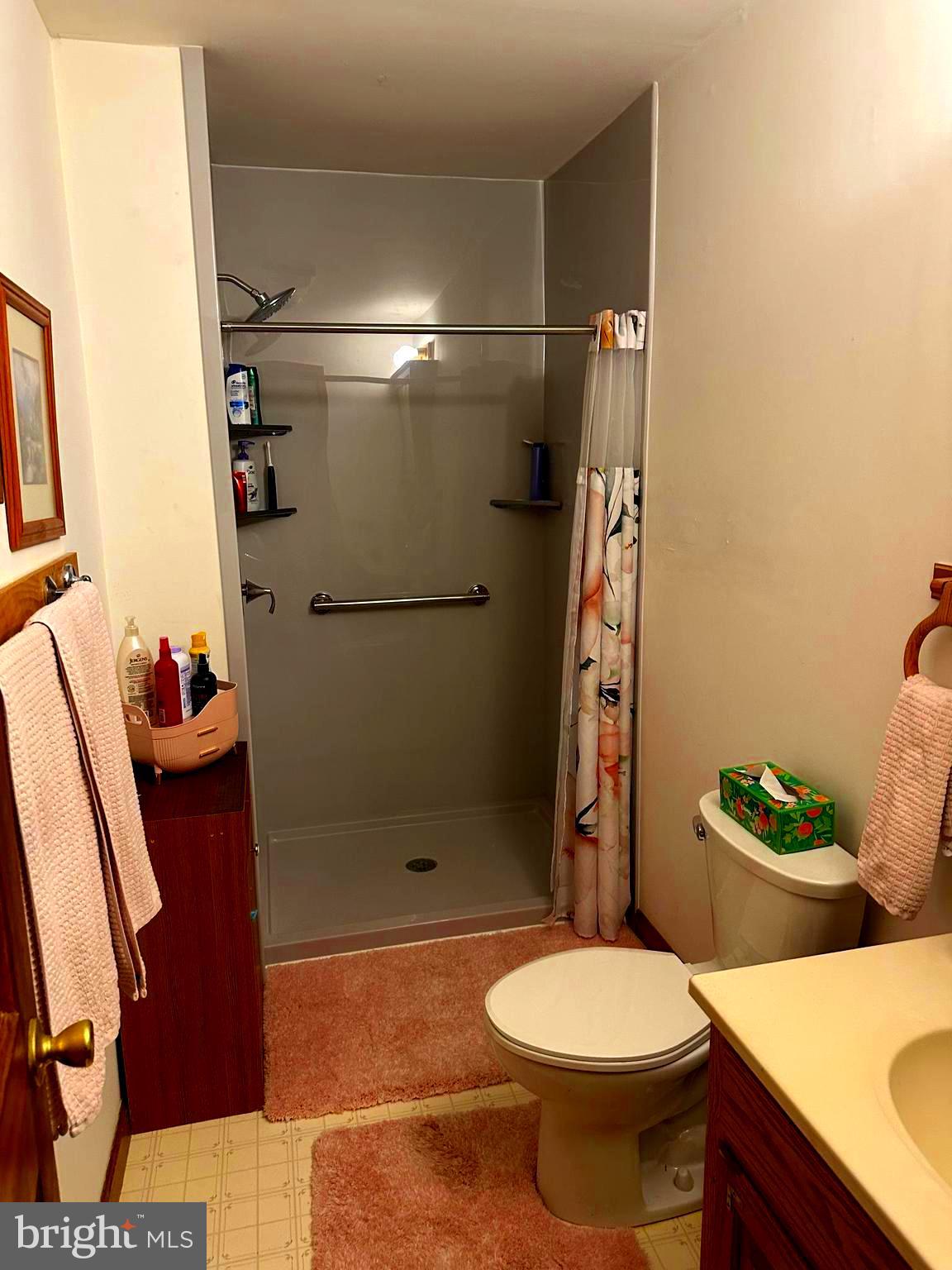 10958 Pit Road Seaford, DE 19973 - Photo 27 of 39 Second Floor Bathroom