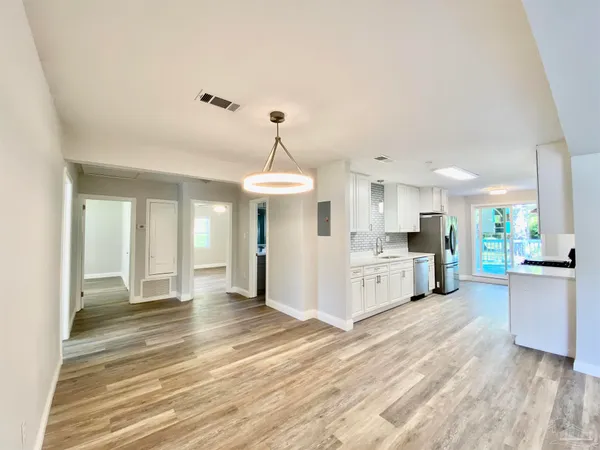 $3,700 | 402 Fairpoint Drive, Gulf Breeze, FL 32561