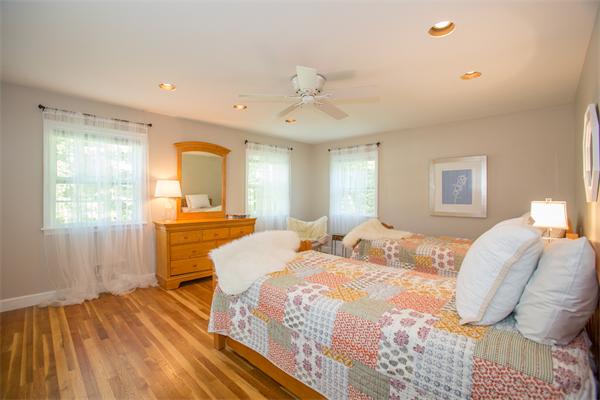 36 Woodridge Road Wayland, MA 01778 - Photo 17 of 25 Gallery Image 17