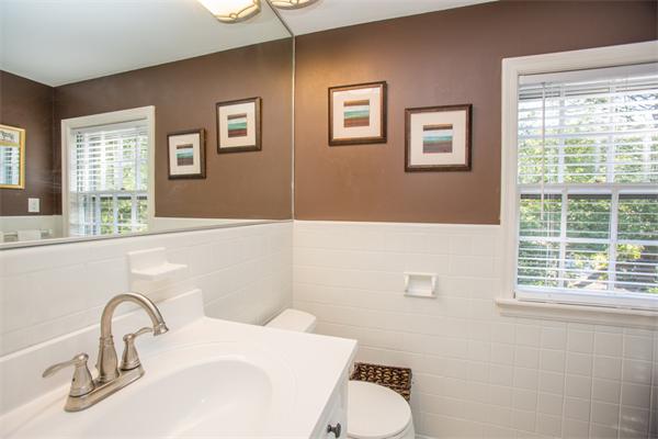 36 Woodridge Road Wayland, MA 01778 - Photo 18 of 25 Gallery Image 18