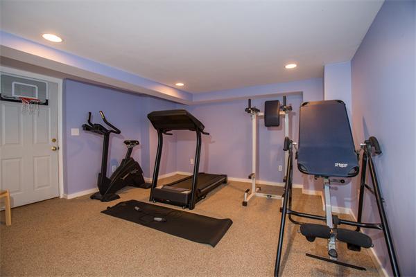 36 Woodridge Road Wayland, MA 01778 - Photo 22 of 25 Gallery Image 22