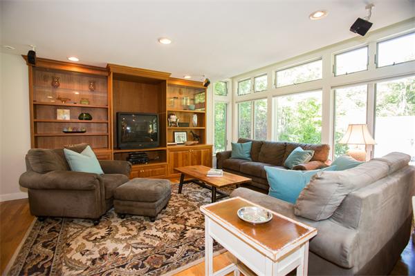 36 Woodridge Road Wayland, MA 01778 - Photo 8 of 25 Gallery Image 8