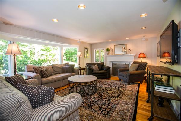 36 Woodridge Road Wayland, MA 01778 - Photo 9 of 25 Gallery Image 9