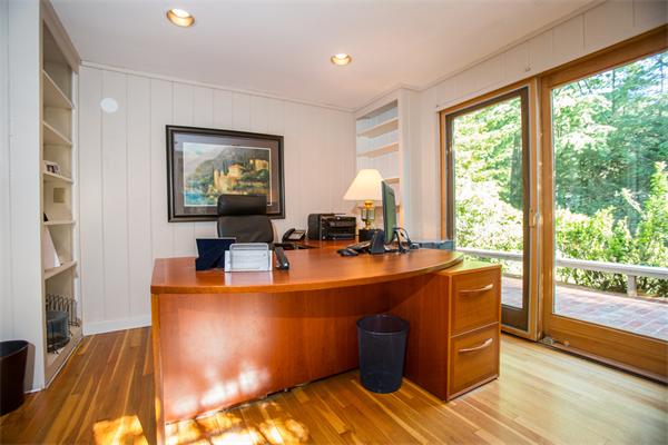 36 Woodridge Road Wayland, MA 01778 - Photo 10 of 25 Gallery Image 10