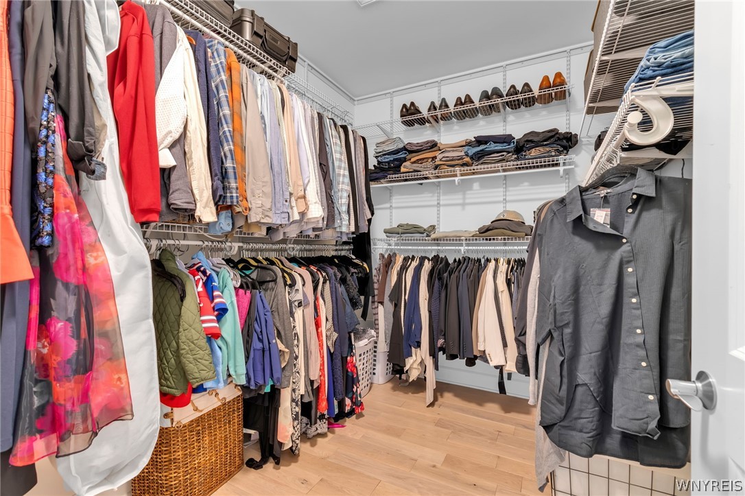 580 North Forest Road Amherst, NY 14221 - Photo 10 of 32 Primary walk in closet