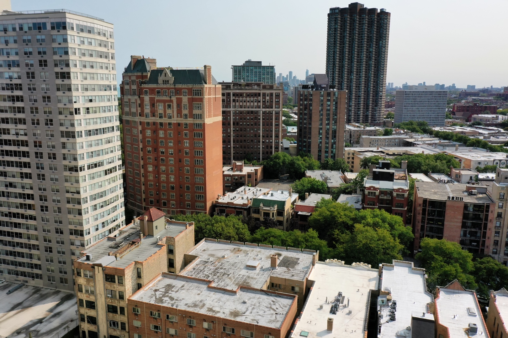 635 West Sheridan Road, Unit 1 Chicago, IL 60613 - Photo 45 of 46