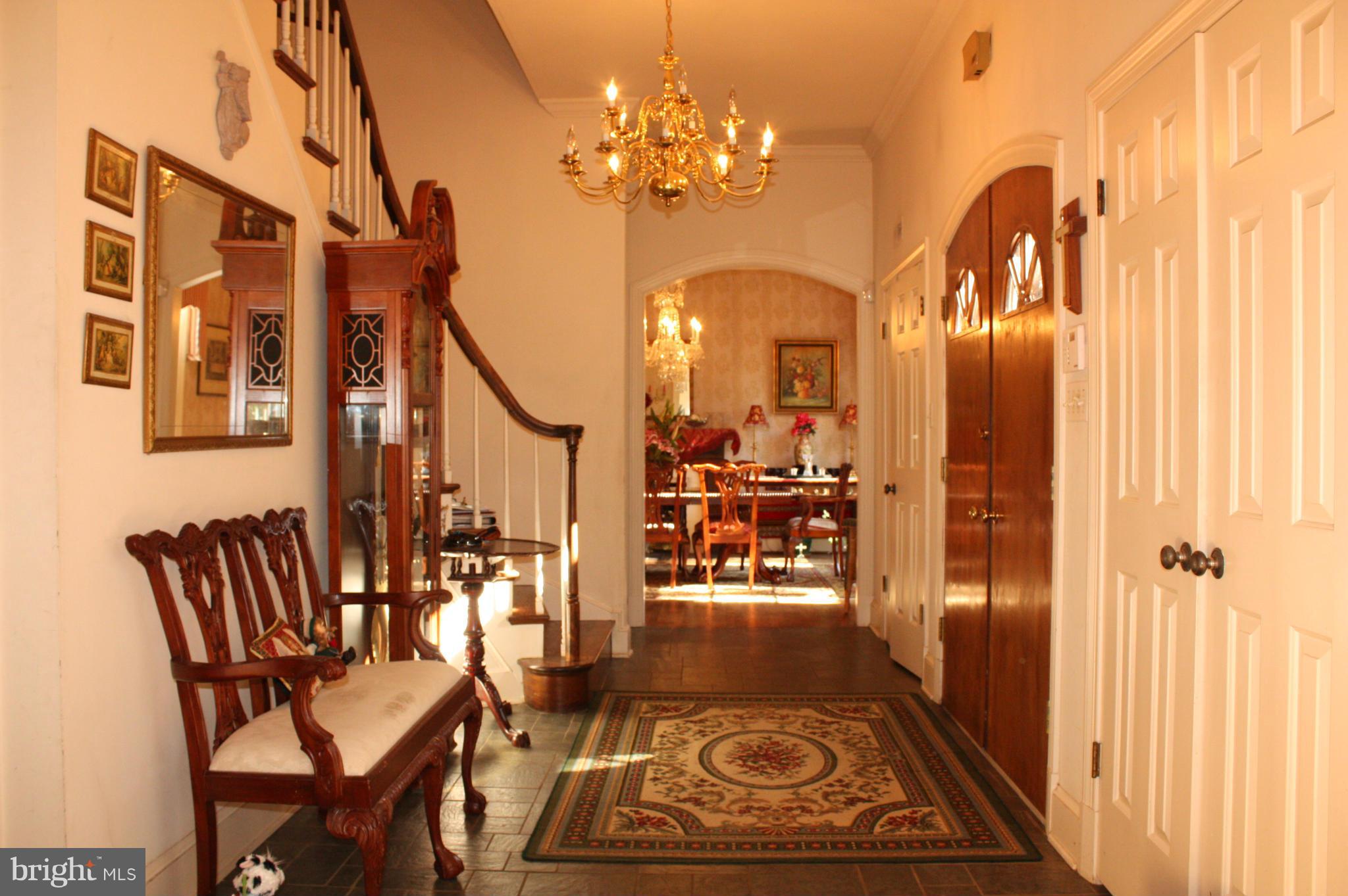 8800 Brook Road McLean, VA 22102 - Photo 4 of 14 Foyer