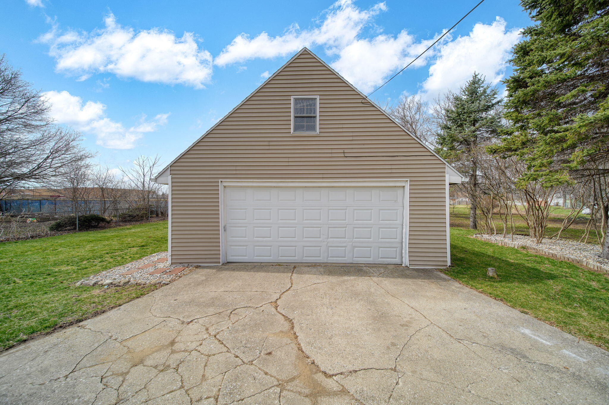 727 Springbrook Avenue Adrian, MI 49221 - Photo 28 of 43 28
