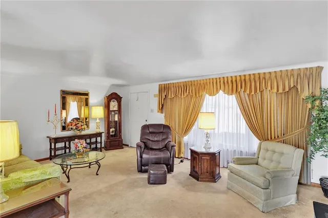 $189,900 | 13348 Dean Drive, Irwin, PA 15642