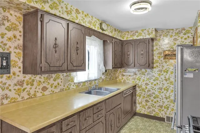 $189,900 | 13348 Dean Drive, Irwin, PA 15642