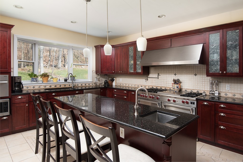 290 Hartman Road Newton, MA 02459 - Photo 11 of 30