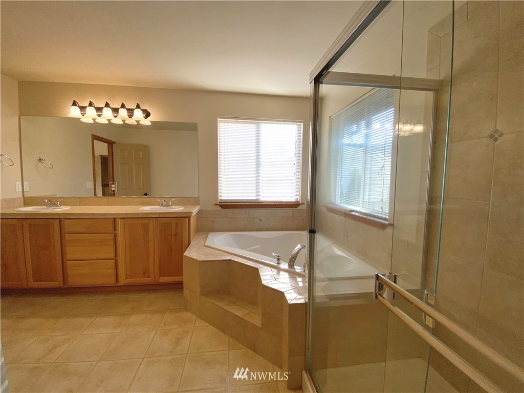 128 211th Place Southwest Bothell, WA 98021 - Photo 9 of 15