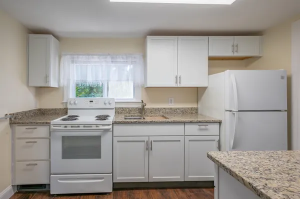 $2,700 | 177 Chestnut Street, Nashua, NH 03060
