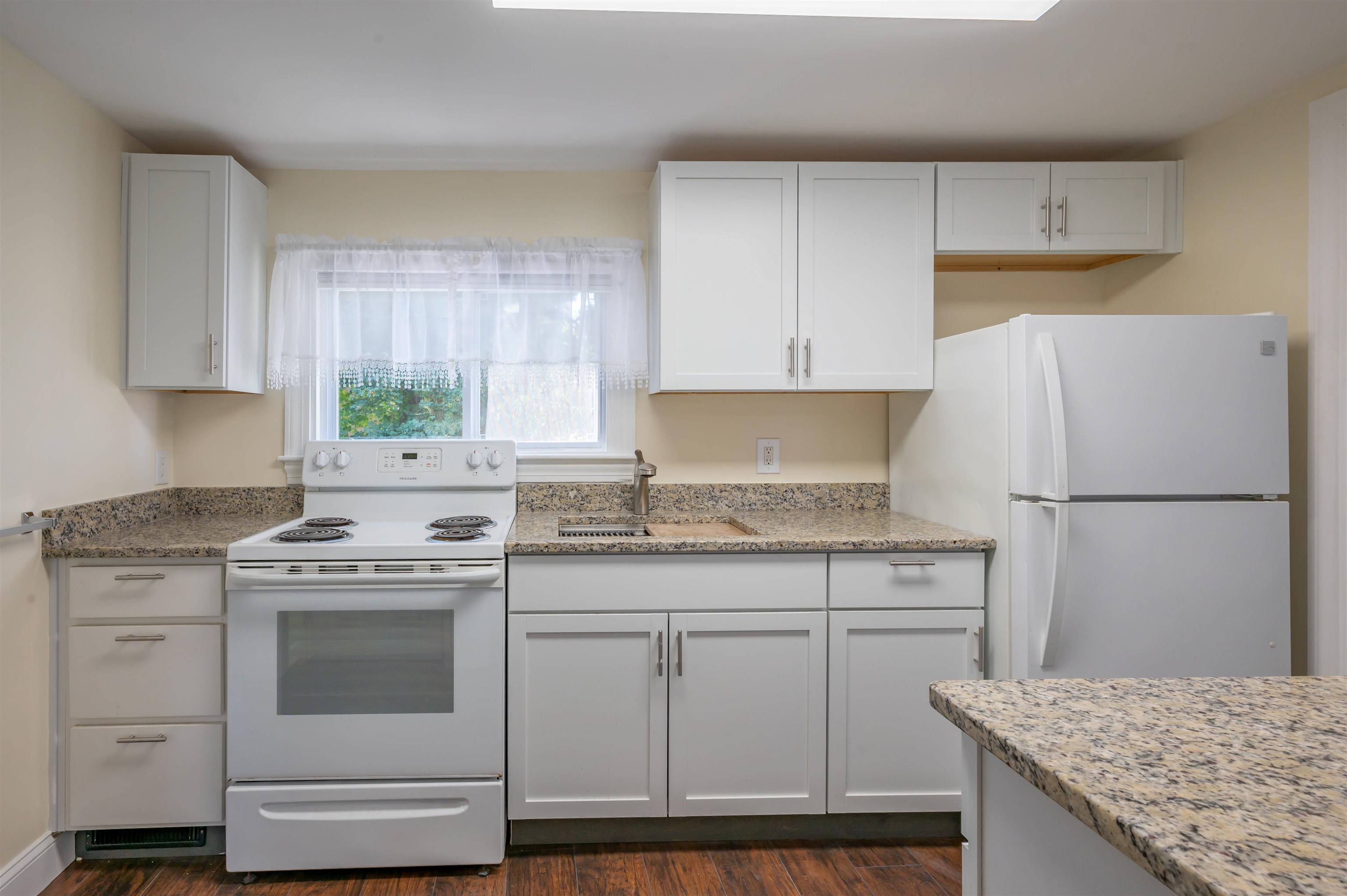 177 Chestnut Street Nashua, NH 03060 - Photo 4 of 17