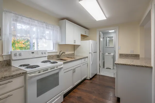 $2,700 | 177 Chestnut Street, Nashua, NH 03060