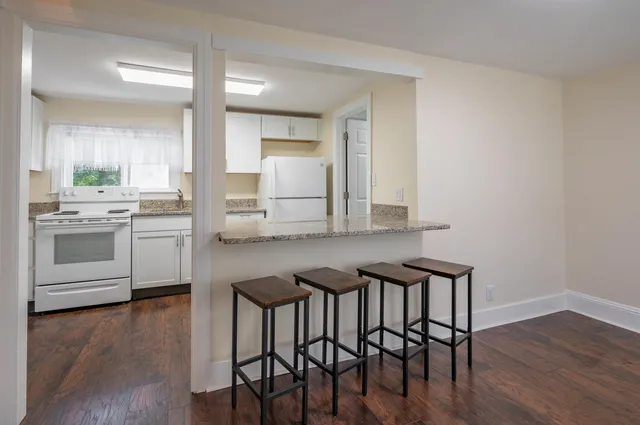 $2,700 | 177 Chestnut Street, Nashua, NH 03060