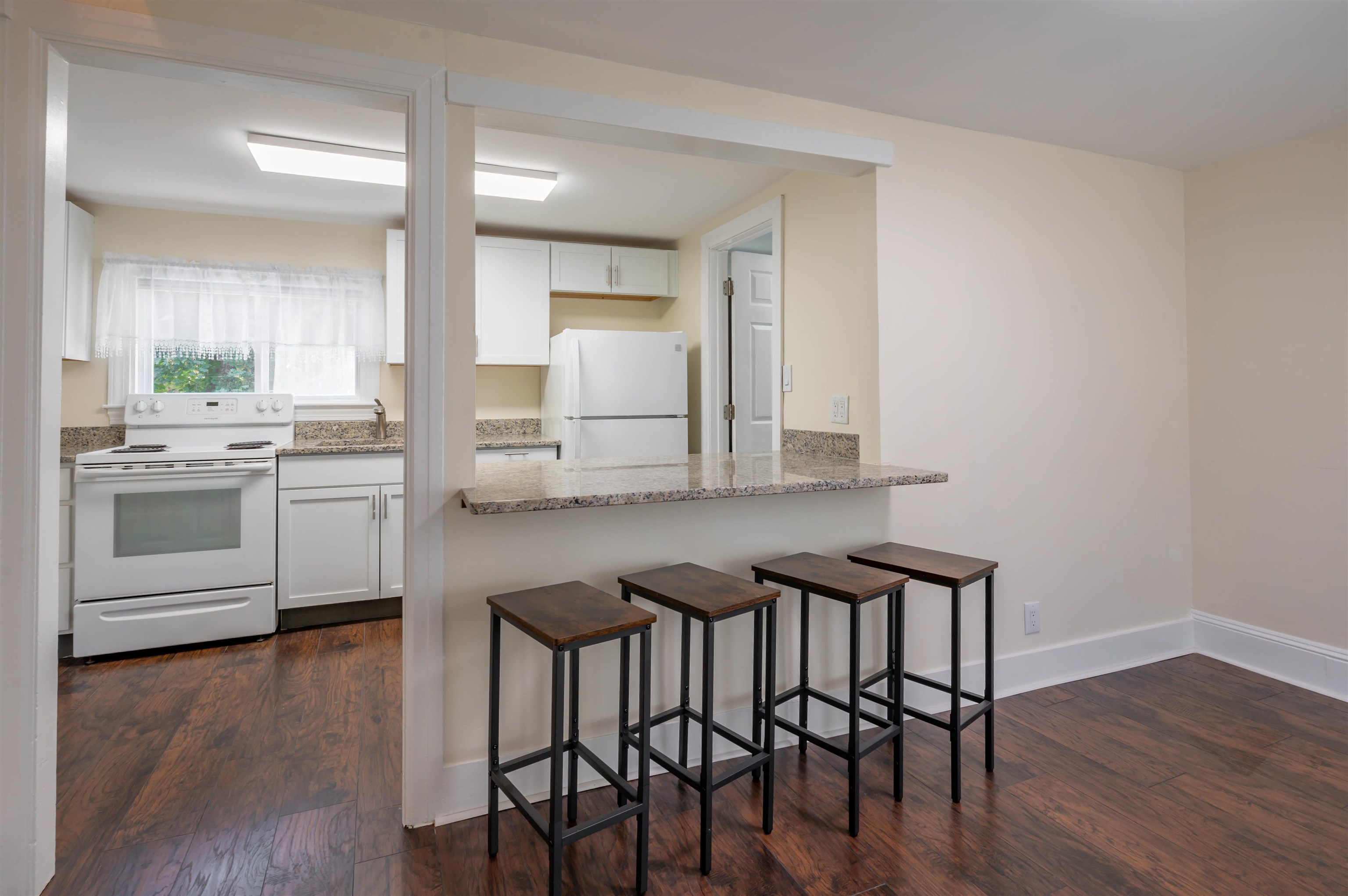 177 Chestnut Street Nashua, NH 03060 - Photo 6 of 17