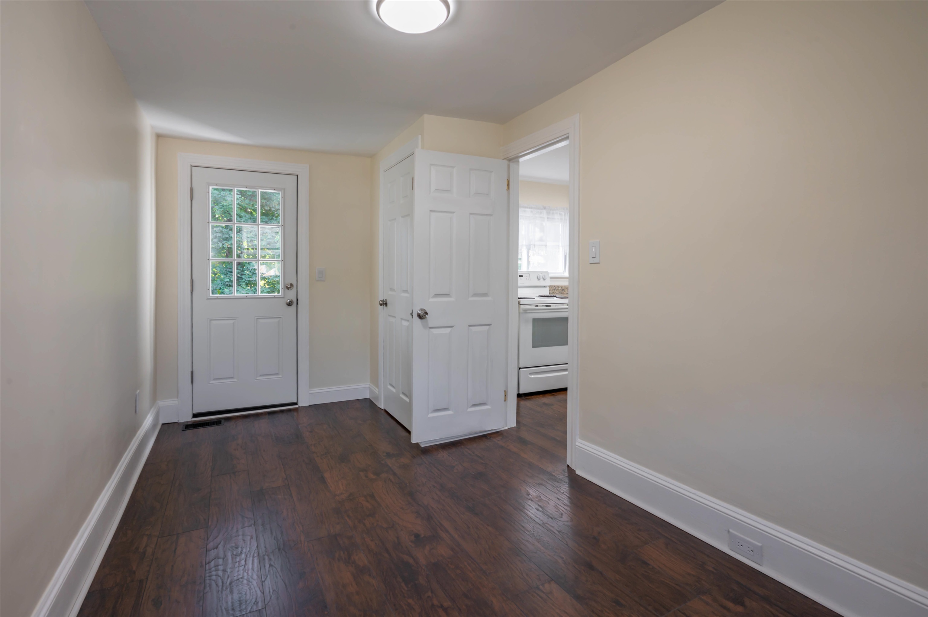 177 Chestnut Street Nashua, NH 03060 - Photo 9 of 17