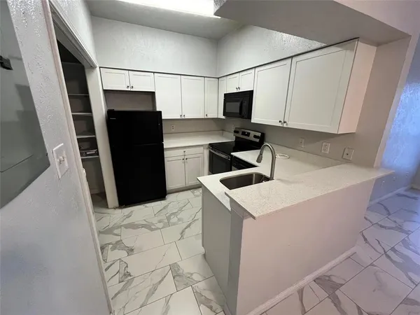 $1,195 | 501 Arbor Creek Drive, Unit 213, Euless, TX 76039