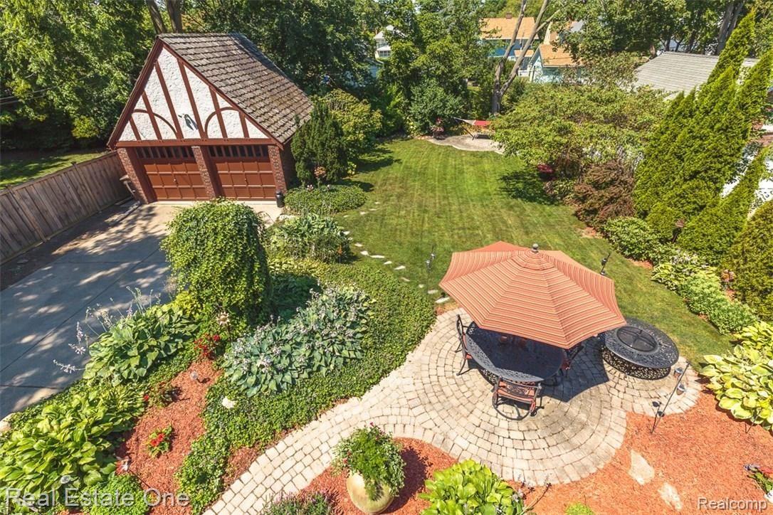 112 Cherokee Road Pontiac, MI 48341 - Photo 43 of 48 backyard oasis!
