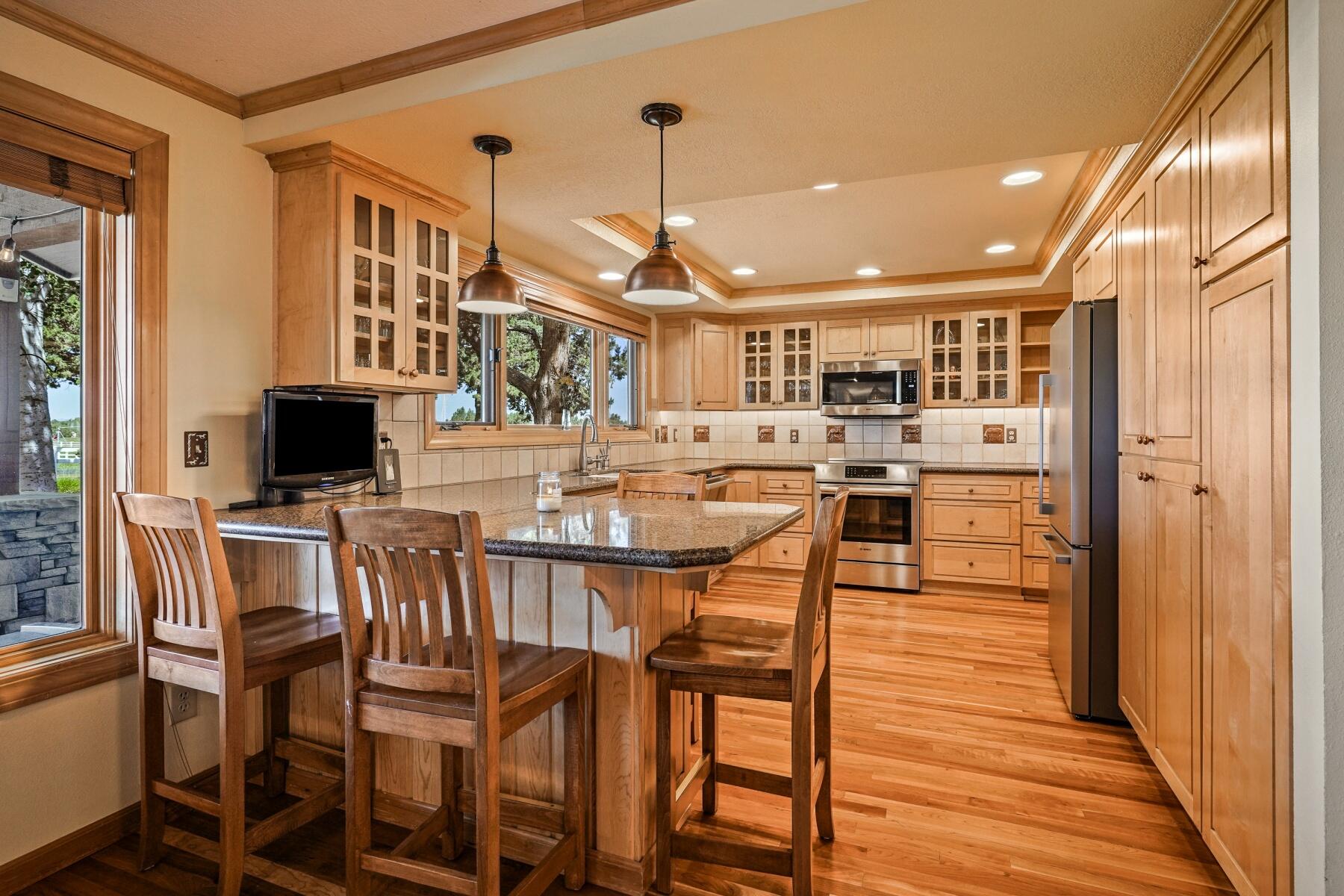 18611 Couch Market Road Bend, OR 97703 - Photo 15 of 55 15