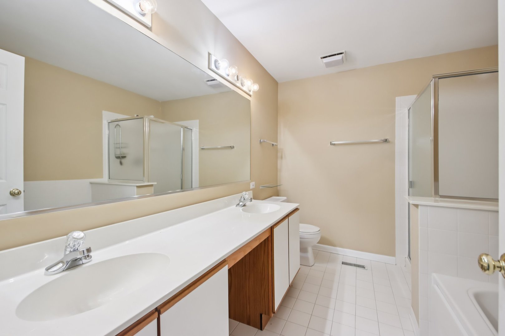 858 Old Checker Road Buffalo Grove, IL 60089 - Photo 17 of 28