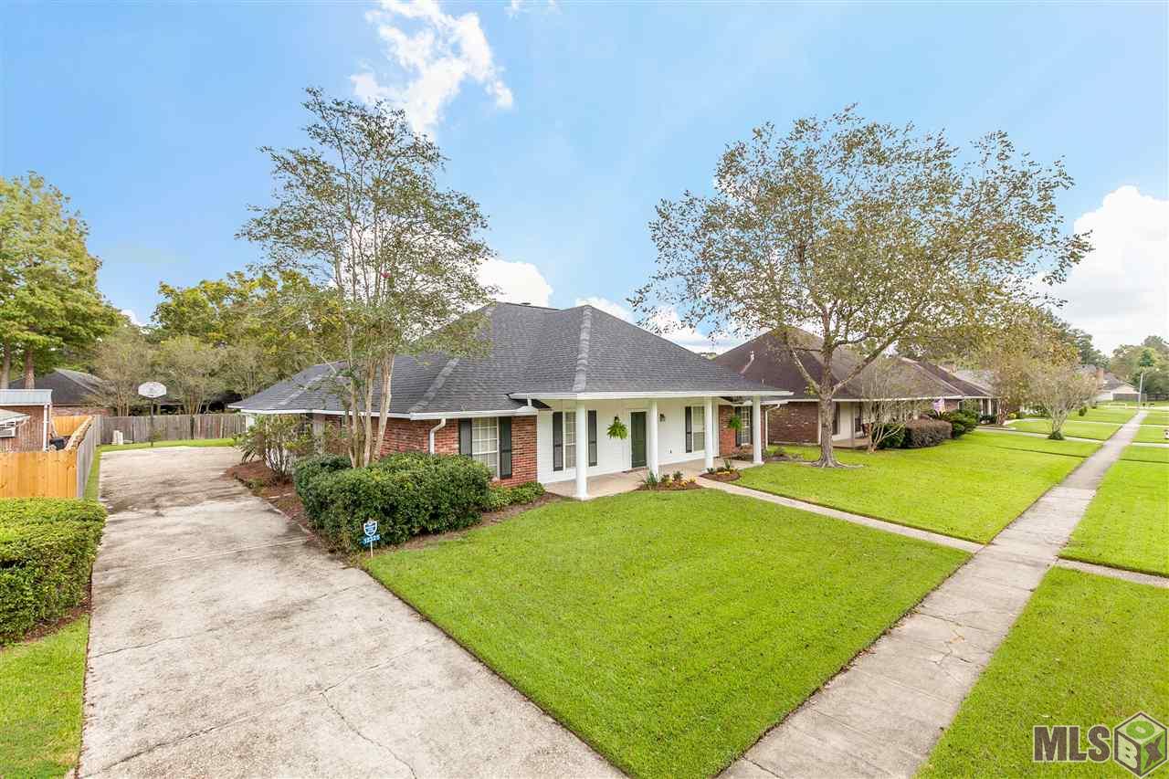 12325 Cardeza Avenue Baton Rouge, LA 70816 - Photo 3 of 38 Gallery Image 3