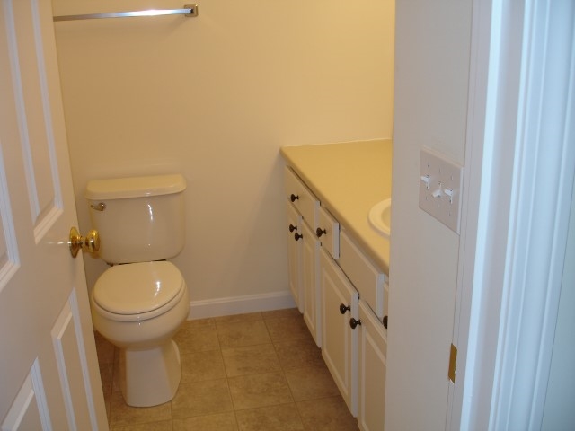 45 Hackett Hill Road, Unit 30 Manchester, NH 03102 - Photo 4 of 14