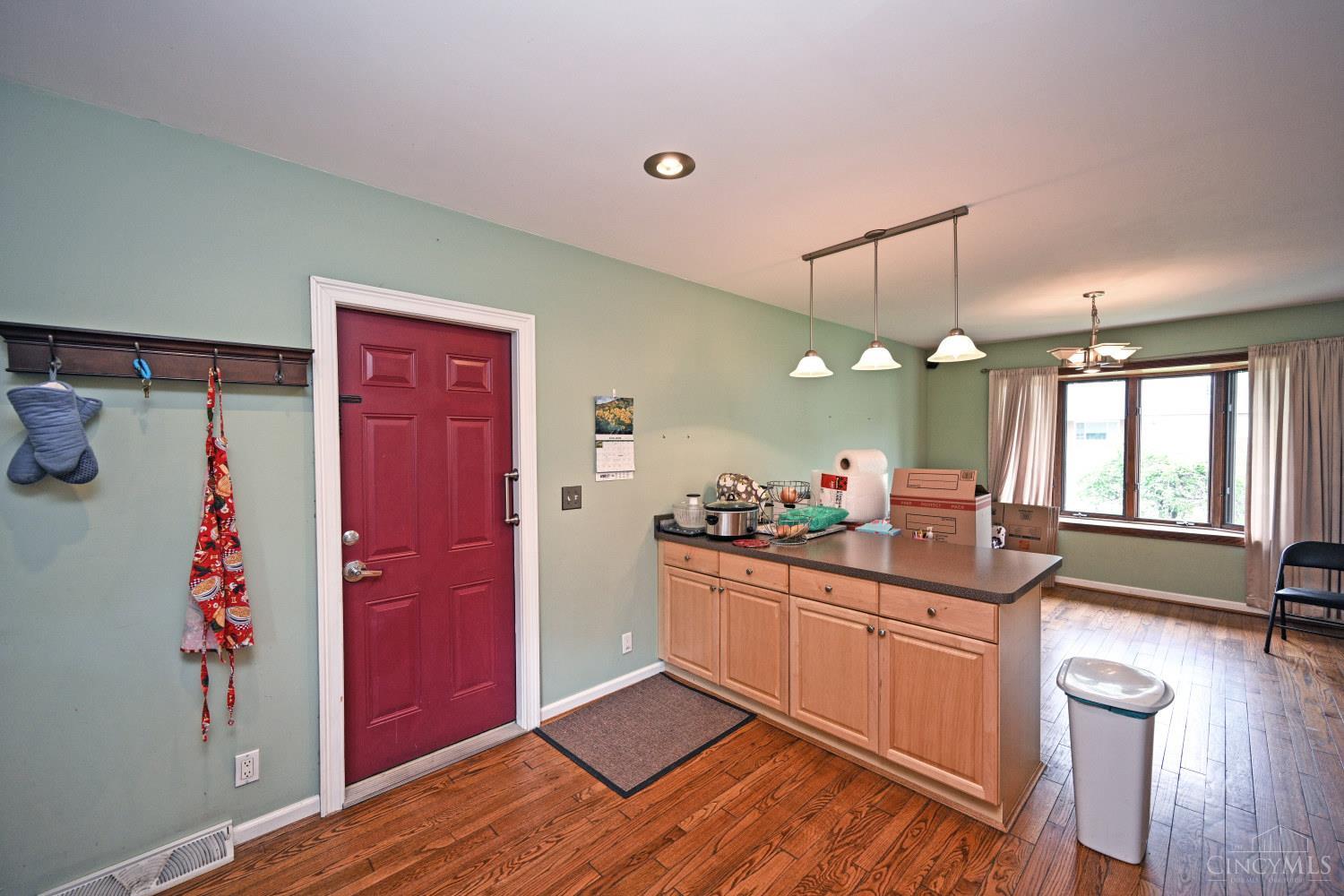 8265 Forest Road Cincinnati, OH 45255 - Photo 14 of 34
