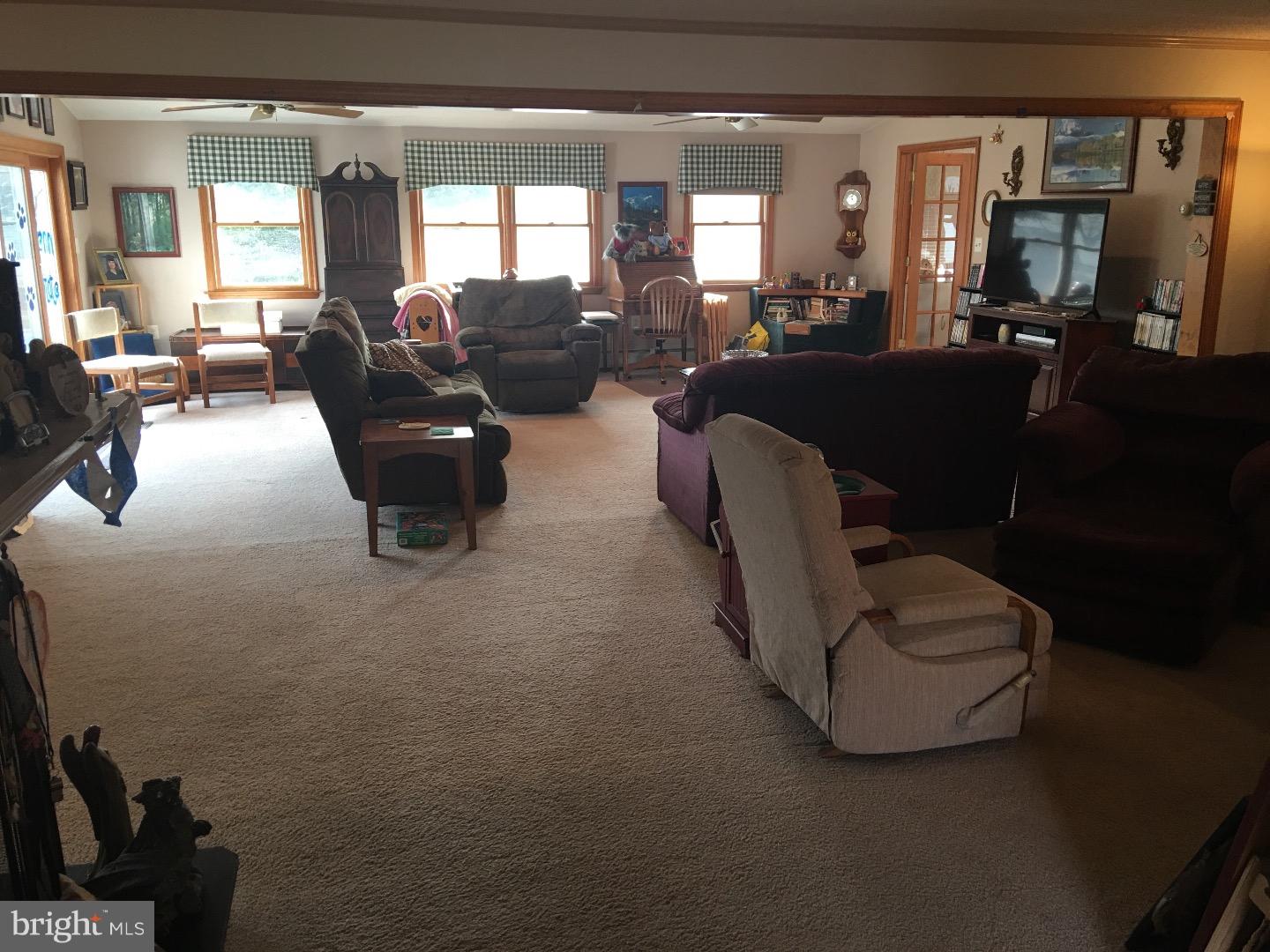 52 Shadywood Road Levittown, PA 19056 - Photo 7 of 22 Great Room