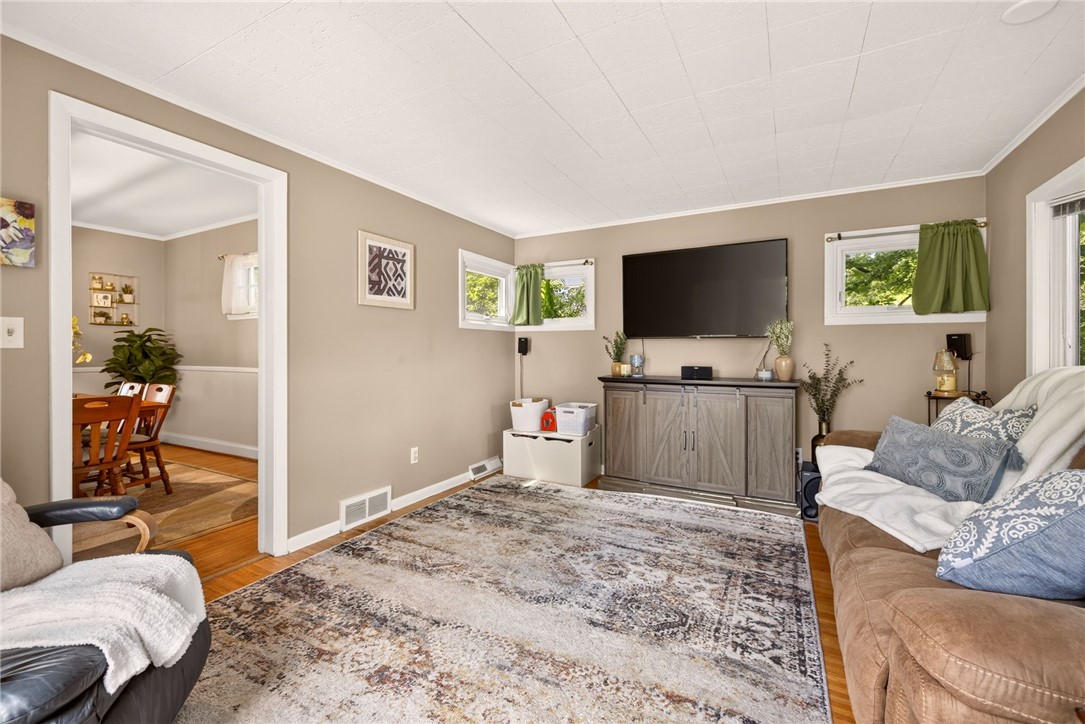 330 Colebourne Road Rochester, NY 14609 - Photo 16 of 37