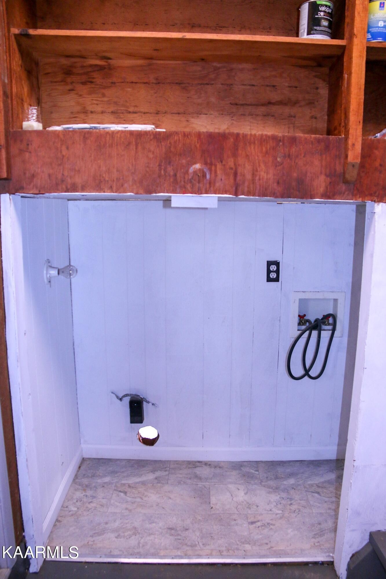 212 Kasson Road Knoxville, TN 37920 - Photo 19 of 22 a view of water heater room